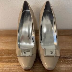 Calvin Klein beige patent Marianne platform pumps 8.5m